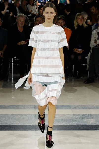 Look 11